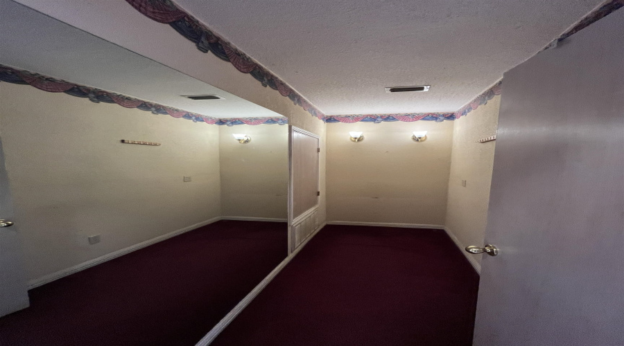 102 W Calton Rd, Laredo, Texas 78041, ,2 BathroomsBathrooms,Commercial retail/office,For Rent,102 W Calton Rd,20264208
