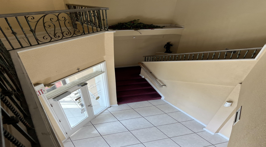 102 W Calton Rd, Laredo, Texas 78041, ,2 BathroomsBathrooms,Commercial retail/office,For Rent,102 W Calton Rd,20264208