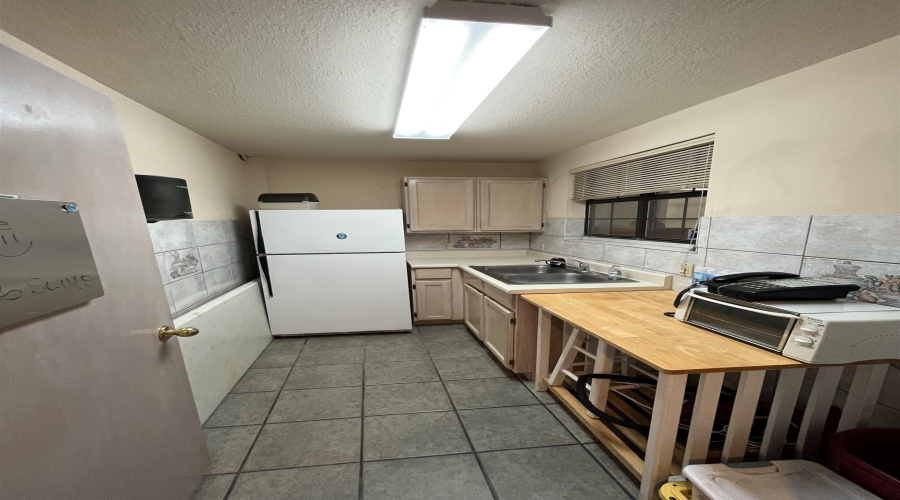102 W Calton Rd, Laredo, Texas 78041, ,2 BathroomsBathrooms,Commercial retail/office,For Rent,102 W Calton Rd,20264208