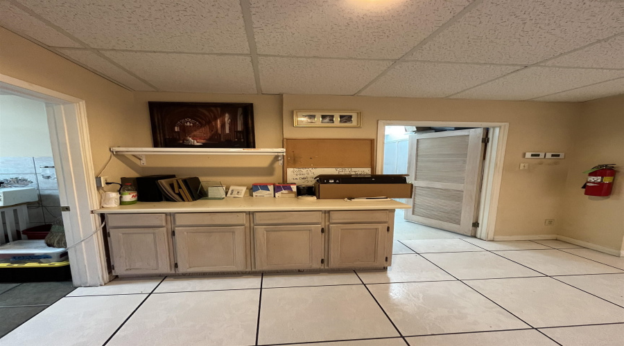 102 W Calton Rd, Laredo, Texas 78041, ,2 BathroomsBathrooms,Commercial retail/office,For Rent,102 W Calton Rd,20264208