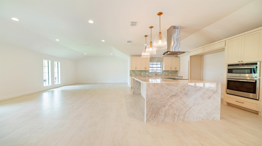 606 Merlin Rd, Laredo, Texas 78041, 4 Bedrooms Bedrooms, 8 Rooms Rooms,4 BathroomsBathrooms,Residential,For Sale,606 Merlin Rd,20264202