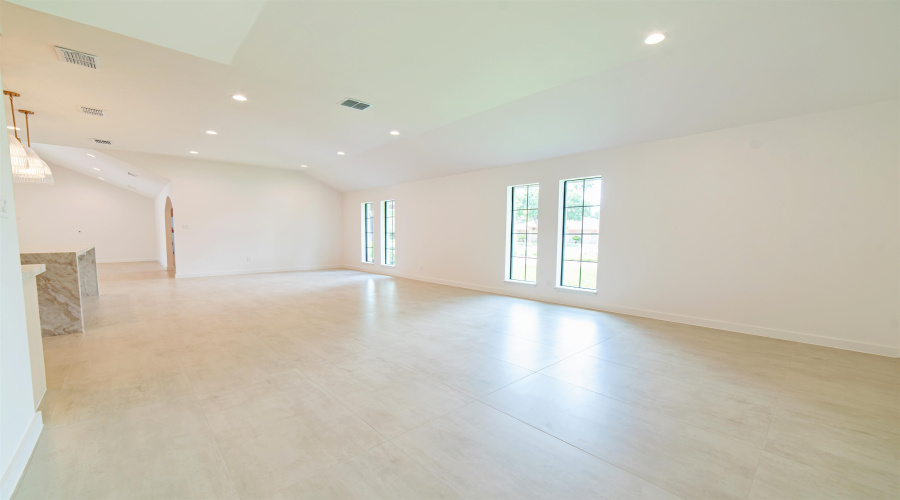 606 Merlin Rd, Laredo, Texas 78041, 4 Bedrooms Bedrooms, 8 Rooms Rooms,4 BathroomsBathrooms,Residential,For Sale,606 Merlin Rd,20264202
