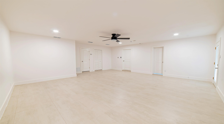 606 Merlin Rd, Laredo, Texas 78041, 4 Bedrooms Bedrooms, 8 Rooms Rooms,4 BathroomsBathrooms,Residential,For Sale,606 Merlin Rd,20264202