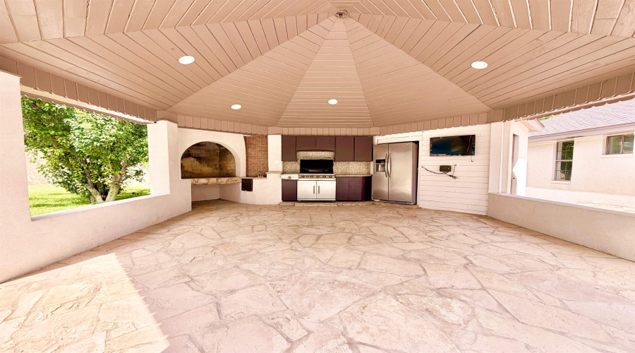 606 Merlin Rd, Laredo, Texas 78041, 4 Bedrooms Bedrooms, 8 Rooms Rooms,4 BathroomsBathrooms,Residential,For Sale,606 Merlin Rd,20264202