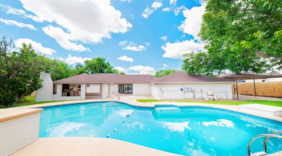 606 Merlin Rd, Laredo, Texas 78041, 4 Bedrooms Bedrooms, 8 Rooms Rooms,4 BathroomsBathrooms,Residential,For Sale,606 Merlin Rd,20264202