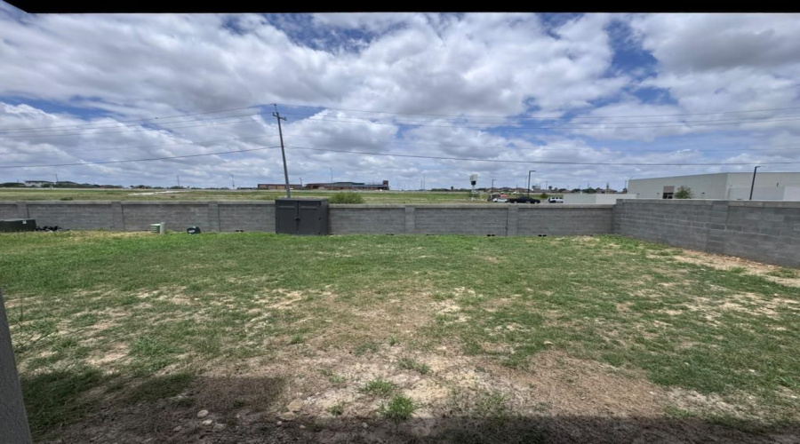3012 Clydesdale Dr., Laredo, Texas 78046, 3 Bedrooms Bedrooms, 7 Rooms Rooms,2 BathroomsBathrooms,Residential,For Rent,3012 Clydesdale Dr.,20264203