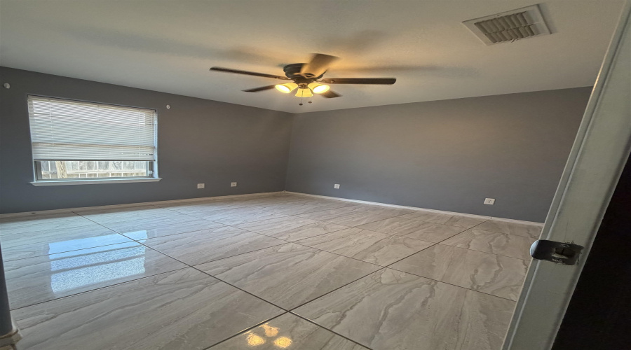 4304 Alexis Dr, Laredo, Texas 78046, 3 Bedrooms Bedrooms, 7 Rooms Rooms,2 BathroomsBathrooms,Residential,For Rent,4304 Alexis Dr,20264204