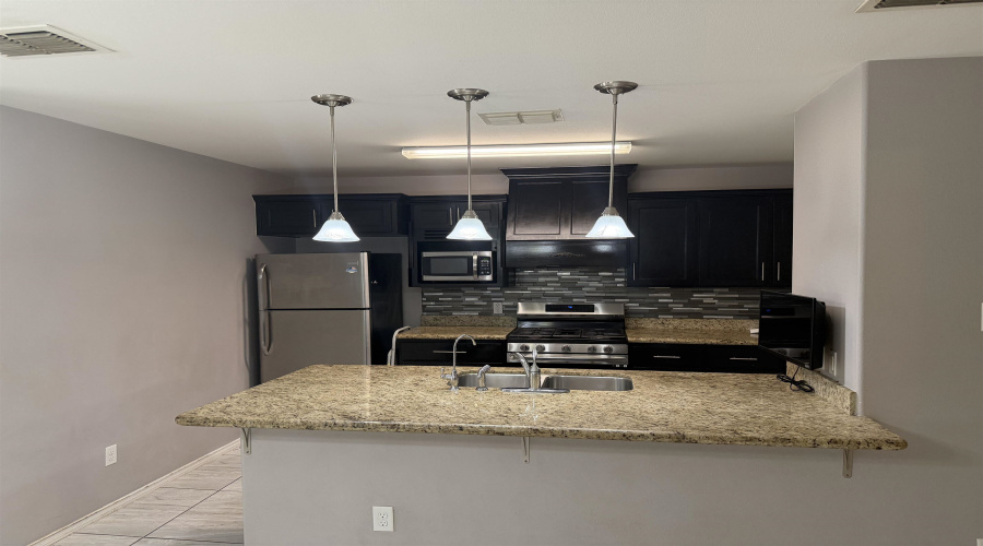 4304 Alexis Dr, Laredo, Texas 78046, 3 Bedrooms Bedrooms, 7 Rooms Rooms,2 BathroomsBathrooms,Residential,For Rent,4304 Alexis Dr,20264204