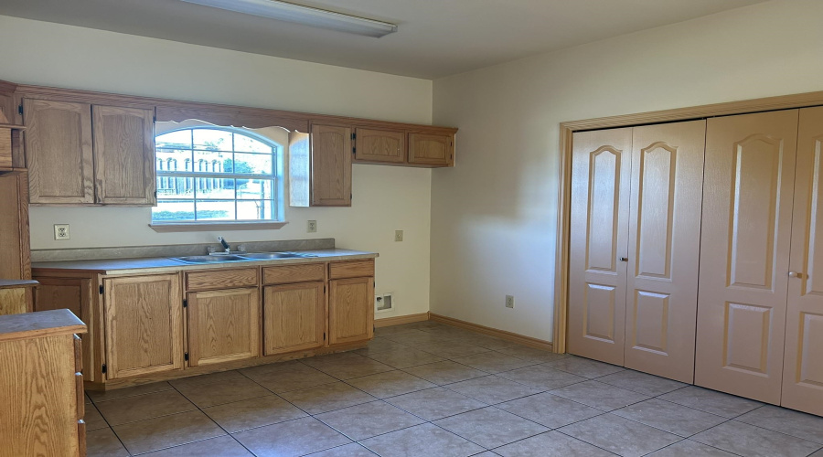 2901 S Martin Ave, Laredo, Texas 78046, 2 Bedrooms Bedrooms, 5 Rooms Rooms,1 BathroomBathrooms,Residential,For Rent,2901 S Martin Ave,20264205