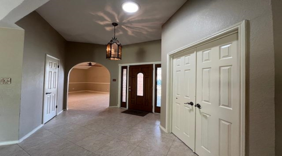 1201 St Patrick Dr, LAREDO, Texas 78045, 4 Bedrooms Bedrooms, 6 Rooms Rooms,3 BathroomsBathrooms,Residential,For Rent,1201 St Patrick Dr,20264207