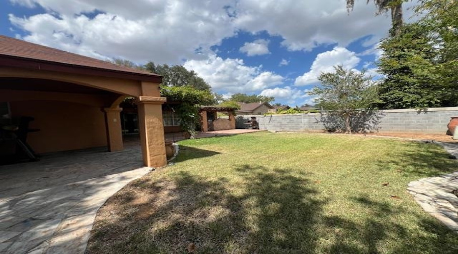 1201 St Patrick Dr, LAREDO, Texas 78045, 4 Bedrooms Bedrooms, 6 Rooms Rooms,3 BathroomsBathrooms,Residential,For Rent,1201 St Patrick Dr,20264207