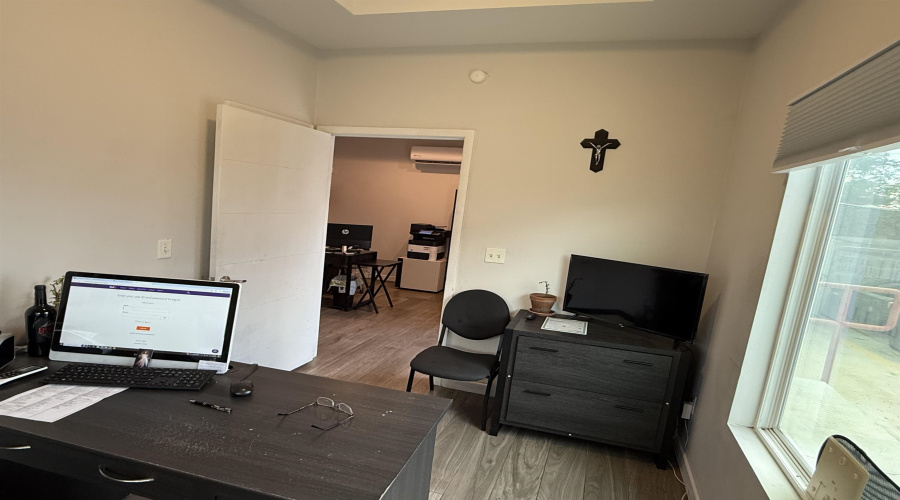 2613 San Dario Ave, Laredo, Texas 78040, 1 Room Rooms,1 BathroomBathrooms,Commercial retail/office,For Rent,2613 San Dario Ave,20253683