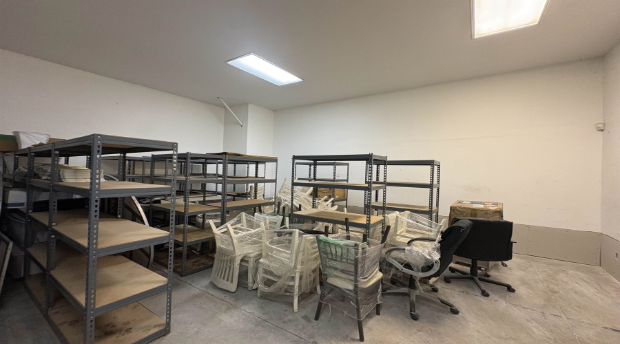 2614 San Eduardo Ave, Laredo, Texas 78040, 1 Room Rooms,1 BathroomBathrooms,Commercial retail/office,For Rent,2614 San Eduardo Ave,20263456