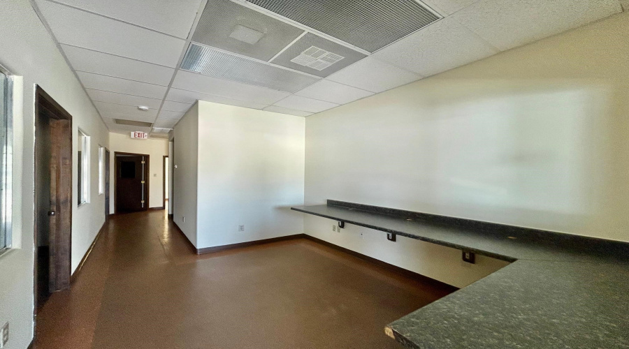 9803 Sterling Lp, Laredo, Texas 78045, 1 Room Rooms,1 BathroomBathrooms,Commercial retail/office,For Rent,9803 Sterling Lp,20264215