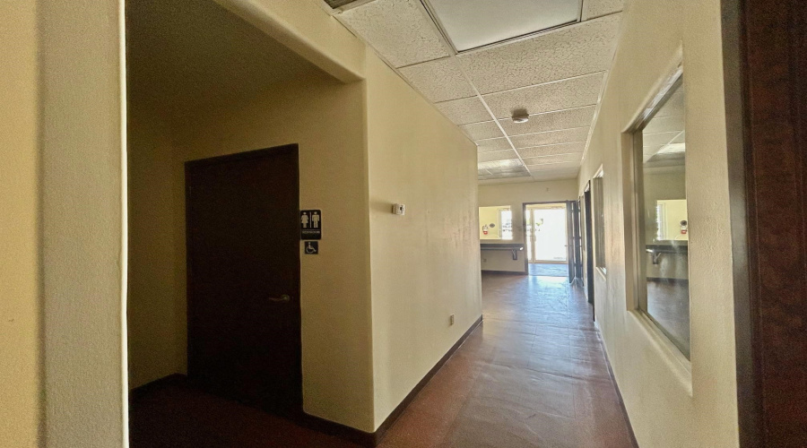 9803 Sterling Lp, Laredo, Texas 78045, 1 Room Rooms,1 BathroomBathrooms,Commercial retail/office,For Rent,9803 Sterling Lp,20264215