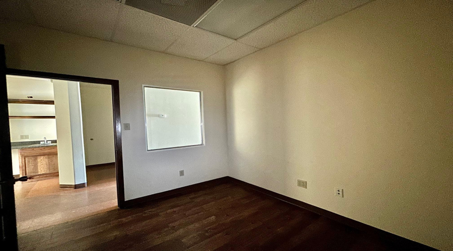 9803 Sterling Lp, Laredo, Texas 78045, 1 Room Rooms,1 BathroomBathrooms,Commercial retail/office,For Rent,9803 Sterling Lp,20264215