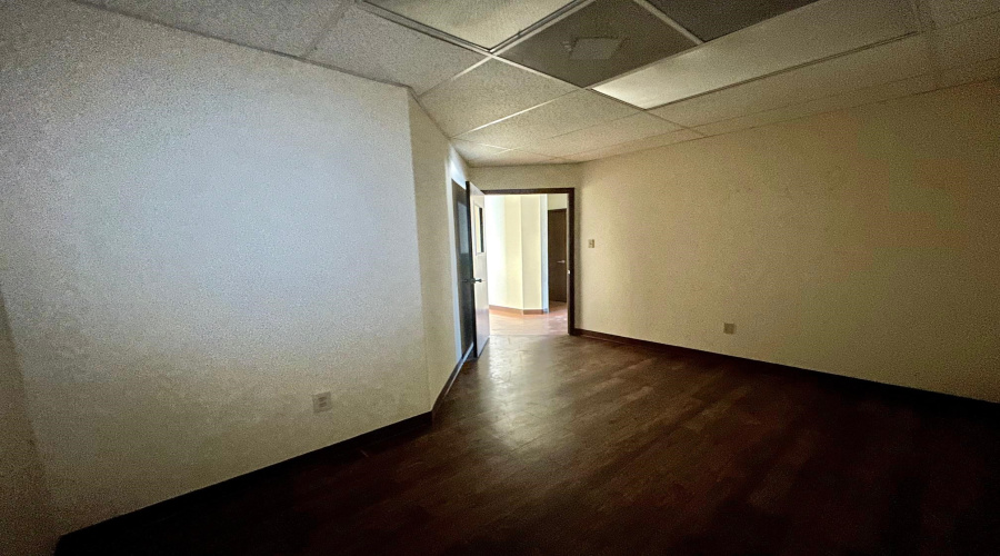 9803 Sterling Lp, Laredo, Texas 78045, 1 Room Rooms,1 BathroomBathrooms,Commercial retail/office,For Rent,9803 Sterling Lp,20264215