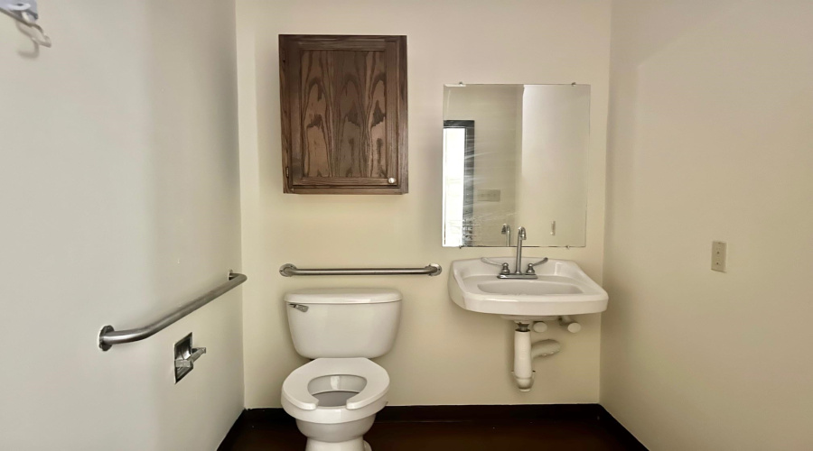 9803 Sterling Lp, Laredo, Texas 78045, 1 Room Rooms,1 BathroomBathrooms,Commercial retail/office,For Rent,9803 Sterling Lp,20264215