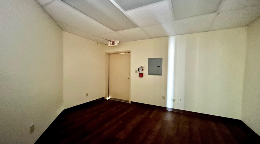 9803 Sterling Lp, Laredo, Texas 78045, 1 Room Rooms,1 BathroomBathrooms,Commercial retail/office,For Rent,9803 Sterling Lp,20264215
