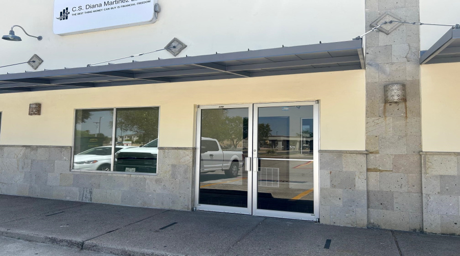 9803 Sterling Lp, Laredo, Texas 78045, 1 Room Rooms,1 BathroomBathrooms,Commercial retail/office,For Rent,9803 Sterling Lp,20264215