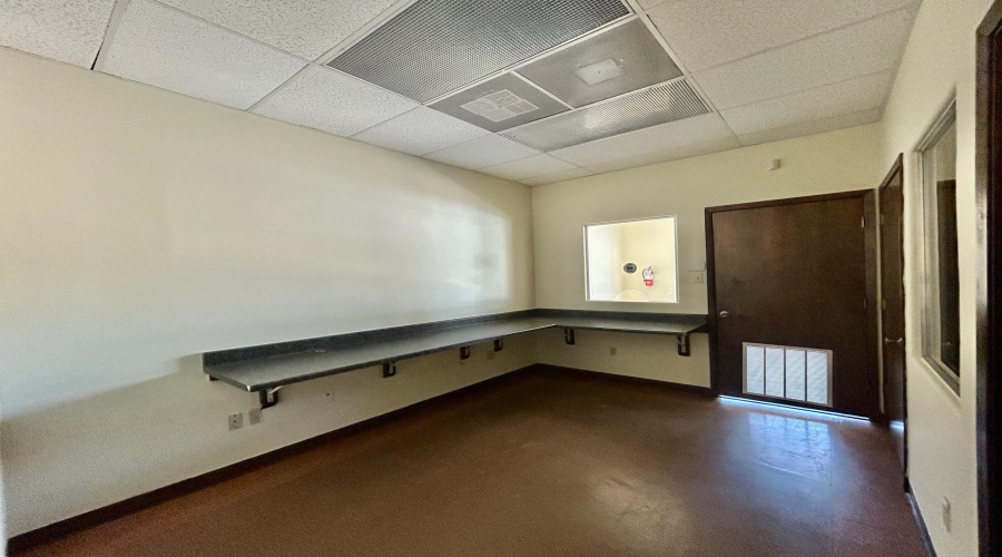 9803 Sterling Lp, Laredo, Texas 78045, 1 Room Rooms,1 BathroomBathrooms,Commercial retail/office,For Rent,9803 Sterling Lp,20264215