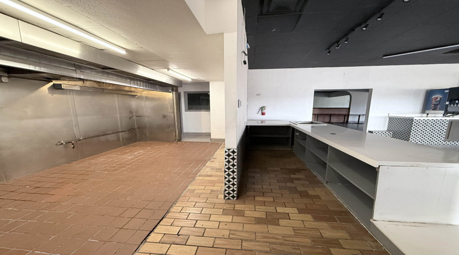 5603 San Dario Ave, Laredo, Texas 78045, 1 Room Rooms,2 BathroomsBathrooms,Commercial retail/office,For Rent,5603 San Dario Ave,20264216