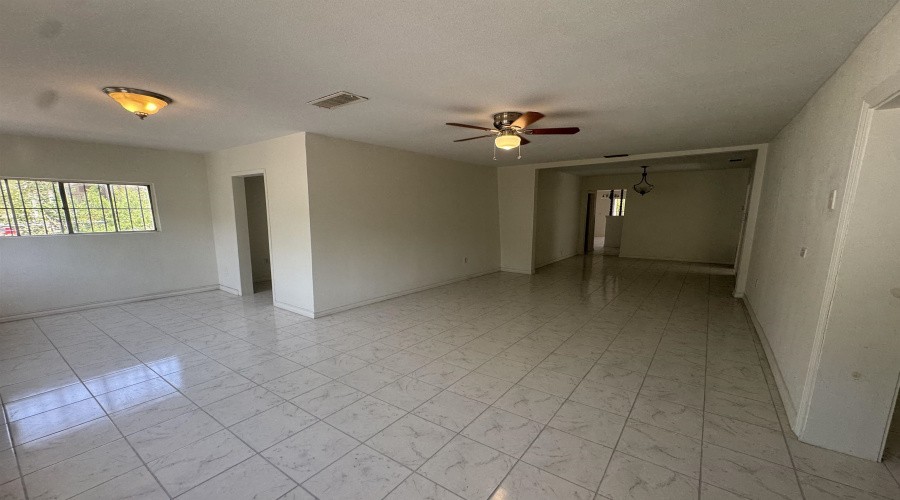 207 Victoria St, Laredo, Texas 78040, 4 Bedrooms Bedrooms, 7 Rooms Rooms,2 BathroomsBathrooms,Residential,For Sale,207 Victoria St,20264214