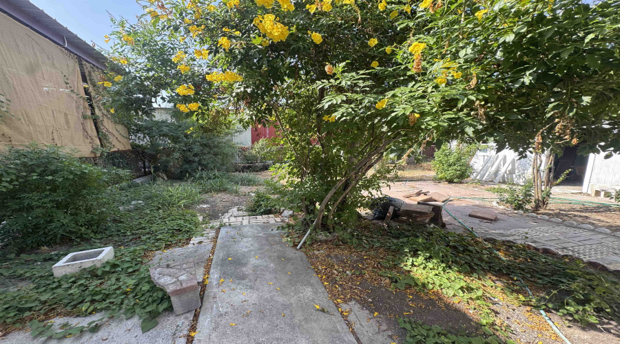 207 Victoria St, Laredo, Texas 78040, 4 Bedrooms Bedrooms, 7 Rooms Rooms,2 BathroomsBathrooms,Residential,For Sale,207 Victoria St,20264214