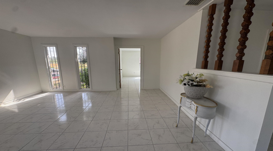 207 Victoria St, Laredo, Texas 78040, 4 Bedrooms Bedrooms, 7 Rooms Rooms,2 BathroomsBathrooms,Residential,For Sale,207 Victoria St,20264214