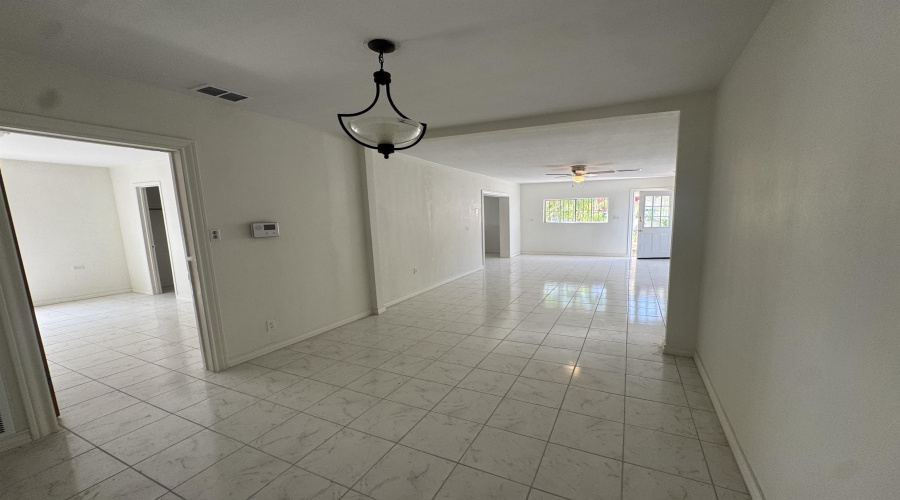 207 Victoria St, Laredo, Texas 78040, 4 Bedrooms Bedrooms, 7 Rooms Rooms,2 BathroomsBathrooms,Residential,For Sale,207 Victoria St,20264214