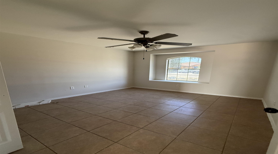 227 Girasol Ct, Laredo, Texas 78043, 3 Bedrooms Bedrooms, 5 Rooms Rooms,2 BathroomsBathrooms,Residential,For Rent,227 Girasol Ct,20264217