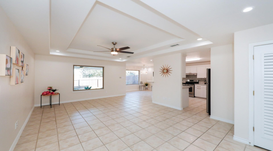 425 Cinnamon Teal Lp, LAREDO, Texas 78045, 3 Bedrooms Bedrooms, 5 Rooms Rooms,2 BathroomsBathrooms,Residential,For Rent,425 Cinnamon Teal Lp,20264218