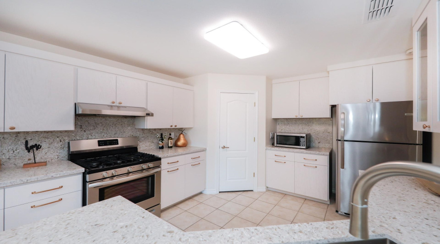 425 Cinnamon Teal Lp, LAREDO, Texas 78045, 3 Bedrooms Bedrooms, 5 Rooms Rooms,2 BathroomsBathrooms,Residential,For Rent,425 Cinnamon Teal Lp,20264218