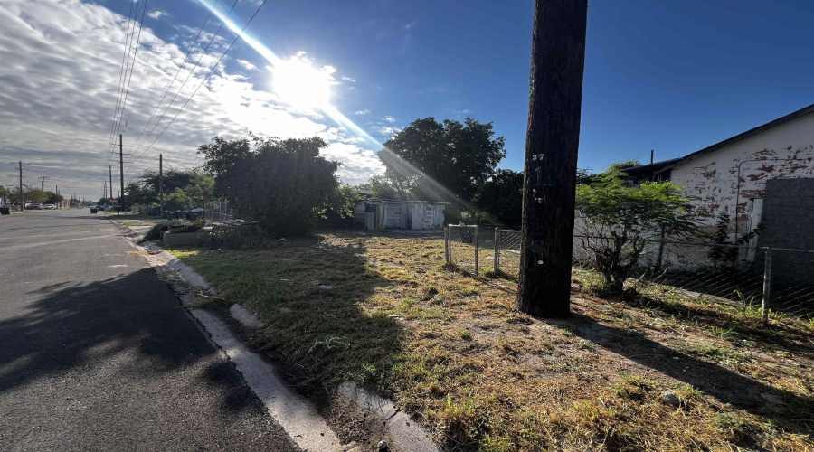 1819 Alamo St, Laredo, Texas 78040, ,Residential,For Sale,1819 Alamo St,20264219