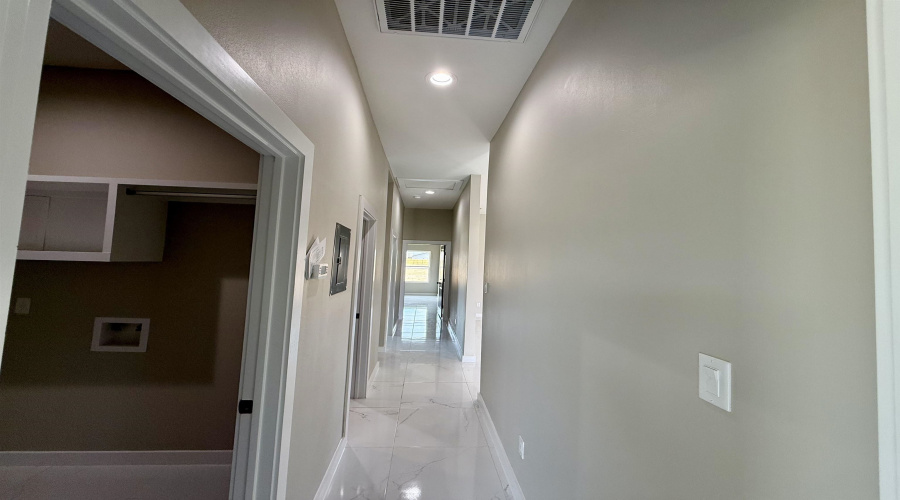 5008 Luna Grande Lp., Laredo, Texas 78046, 3 Bedrooms Bedrooms, 5 Rooms Rooms,2 BathroomsBathrooms,Residential,For Sale,5008 Luna Grande Lp.,20264220