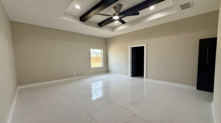 5008 Luna Grande Lp., Laredo, Texas 78046, 3 Bedrooms Bedrooms, 5 Rooms Rooms,2 BathroomsBathrooms,Residential,For Sale,5008 Luna Grande Lp.,20264220
