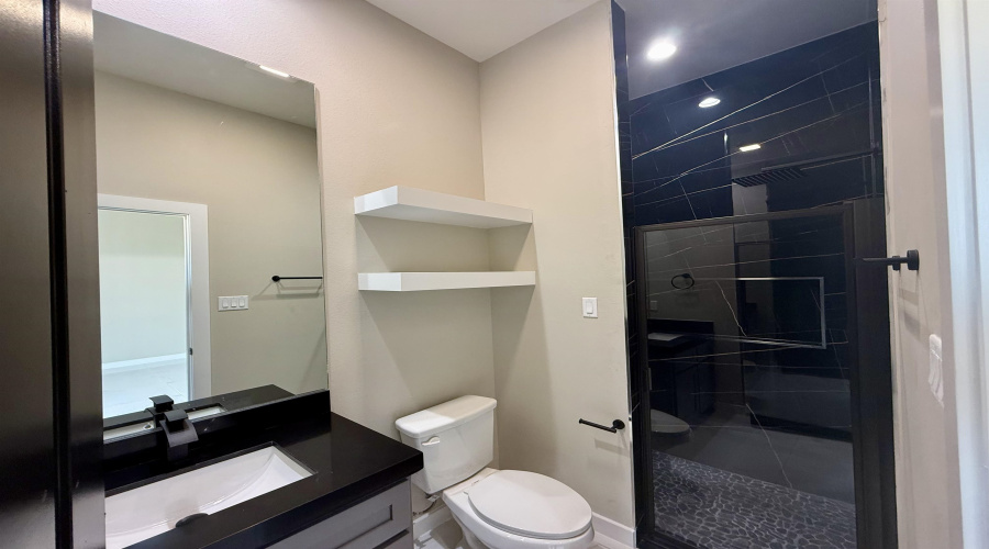 5008 Luna Grande Lp., Laredo, Texas 78046, 3 Bedrooms Bedrooms, 5 Rooms Rooms,2 BathroomsBathrooms,Residential,For Sale,5008 Luna Grande Lp.,20264220