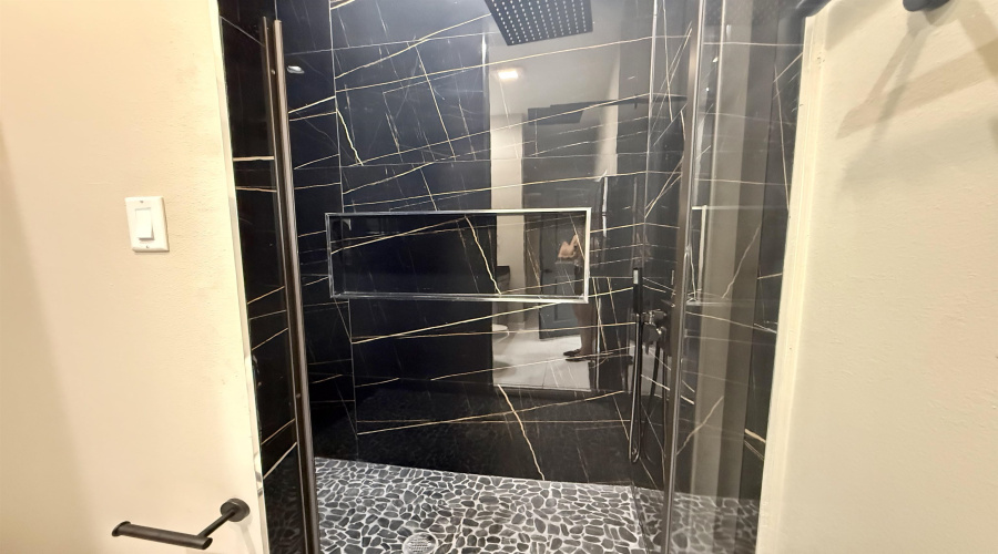 5008 Luna Grande Lp., Laredo, Texas 78046, 3 Bedrooms Bedrooms, 5 Rooms Rooms,2 BathroomsBathrooms,Residential,For Sale,5008 Luna Grande Lp.,20264220