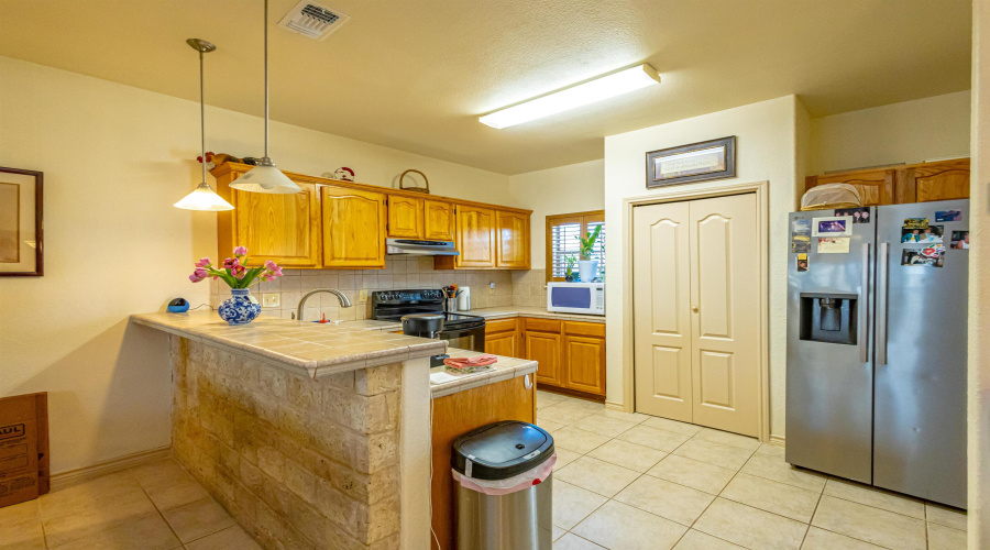 9811 Sterling St., Laredo, Texas 78045, 2 Bedrooms Bedrooms, 4 Rooms Rooms,2 BathroomsBathrooms,Residential,For Sale,9811 Sterling St.,20264222