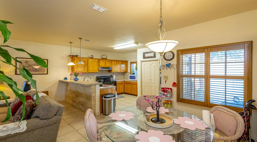 9811 Sterling St., Laredo, Texas 78045, 2 Bedrooms Bedrooms, 4 Rooms Rooms,2 BathroomsBathrooms,Residential,For Sale,9811 Sterling St.,20264222