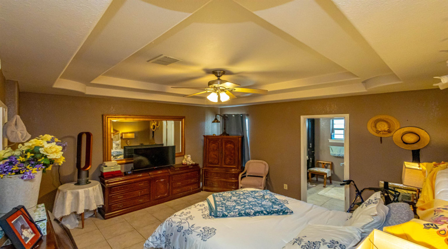 9811 Sterling St., Laredo, Texas 78045, 2 Bedrooms Bedrooms, 4 Rooms Rooms,2 BathroomsBathrooms,Residential,For Sale,9811 Sterling St.,20264222