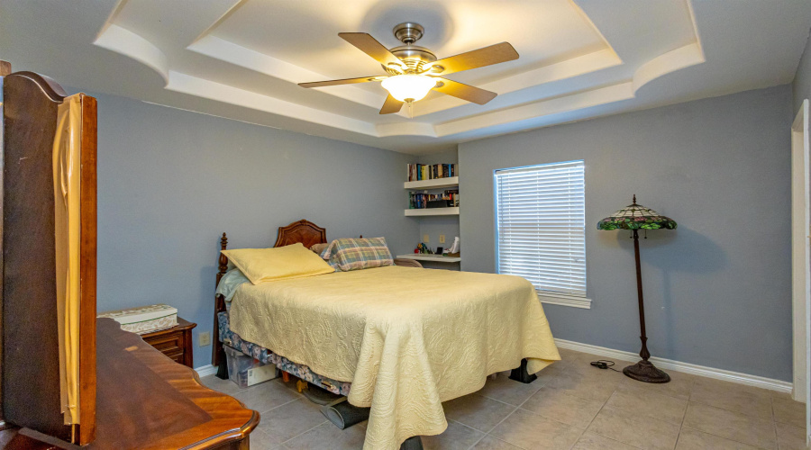 9811 Sterling St., Laredo, Texas 78045, 2 Bedrooms Bedrooms, 4 Rooms Rooms,2 BathroomsBathrooms,Residential,For Sale,9811 Sterling St.,20264222