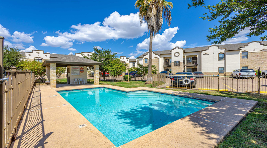9811 Sterling St., Laredo, Texas 78045, 2 Bedrooms Bedrooms, 4 Rooms Rooms,2 BathroomsBathrooms,Residential,For Sale,9811 Sterling St.,20264222