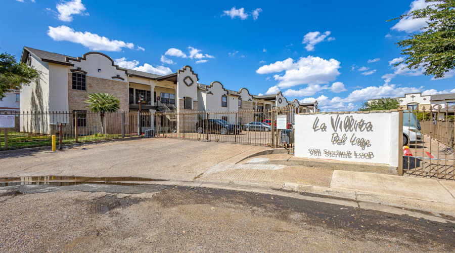 9811 Sterling St., Laredo, Texas 78045, 2 Bedrooms Bedrooms, 4 Rooms Rooms,2 BathroomsBathrooms,Residential,For Sale,9811 Sterling St.,20264222