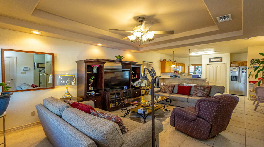 9811 Sterling St., Laredo, Texas 78045, 2 Bedrooms Bedrooms, 4 Rooms Rooms,2 BathroomsBathrooms,Residential,For Sale,9811 Sterling St.,20264222