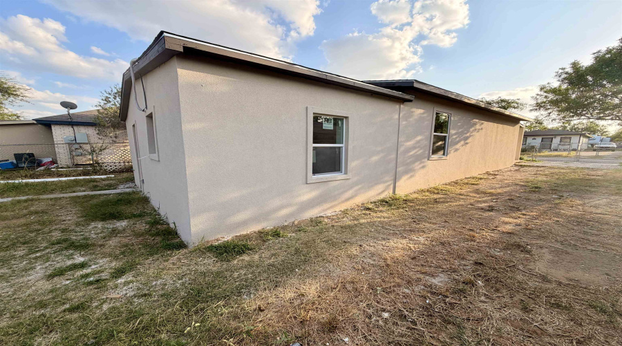 3405 S Louisiana Ave, Laredo, Texas 78046, 3 Bedrooms Bedrooms, 6 Rooms Rooms,2 BathroomsBathrooms,Residential,For Rent,3405 S Louisiana Ave,20264224