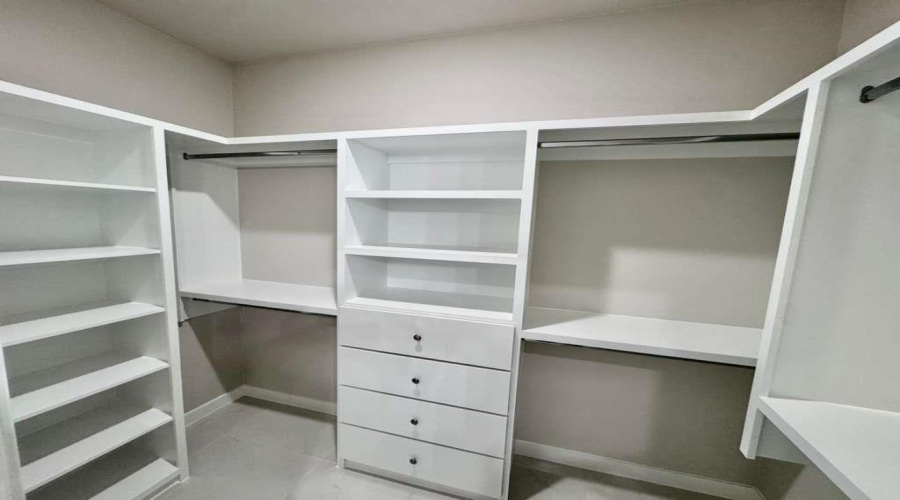 3416 S Texas Ave, Laredo, Texas 78046, 3 Bedrooms Bedrooms, 5 Rooms Rooms,2 BathroomsBathrooms,Residential,For Sale,3416 S Texas Ave,20264225