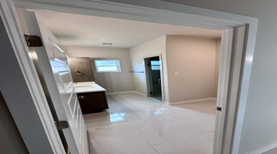 3416 S Texas Ave, Laredo, Texas 78046, 3 Bedrooms Bedrooms, 5 Rooms Rooms,2 BathroomsBathrooms,Residential,For Sale,3416 S Texas Ave,20264225