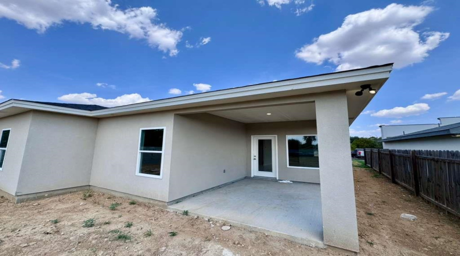 3416 S Texas Ave, Laredo, Texas 78046, 3 Bedrooms Bedrooms, 5 Rooms Rooms,2 BathroomsBathrooms,Residential,For Sale,3416 S Texas Ave,20264225