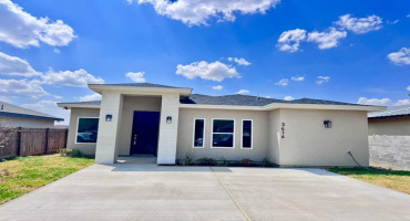 3416 S Texas Ave, Laredo, Texas 78046, 3 Bedrooms Bedrooms, 5 Rooms Rooms,2 BathroomsBathrooms,Residential,For Sale,3416 S Texas Ave,20264225